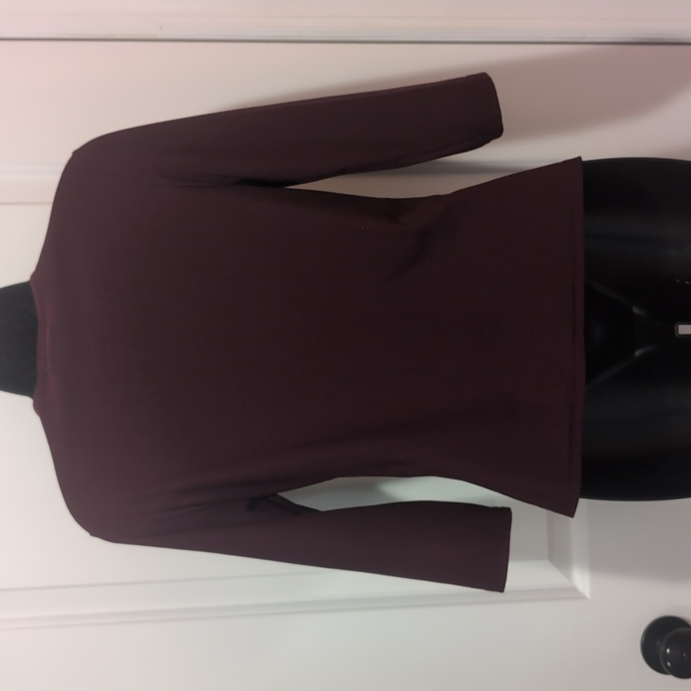 Ladies top - Picture 4 of 5